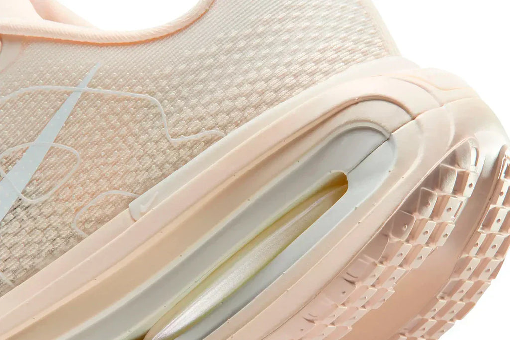 Nike Vomero Premium Chalk Bege