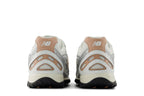 New Balance 204L Silver Metallic Flat Taupe Prateado