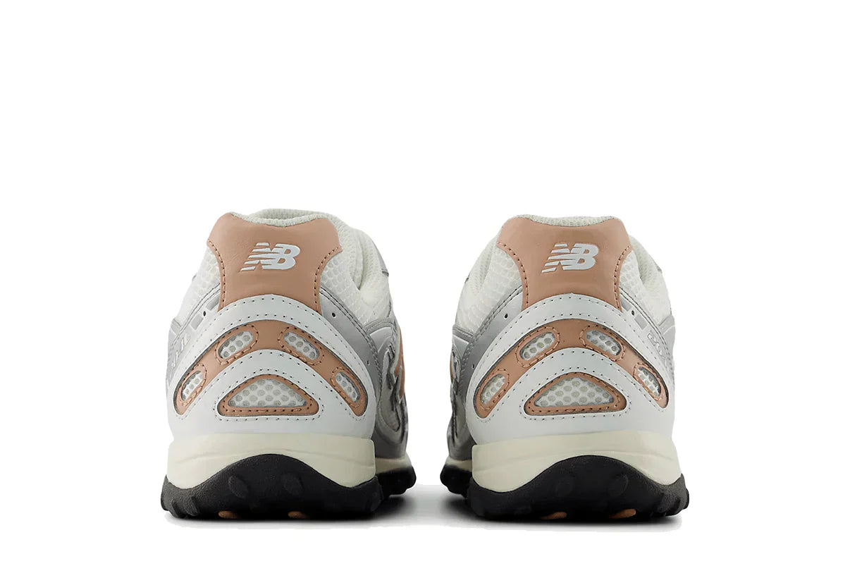 New Balance 204L Silver Metallic Flat Taupe Prateado