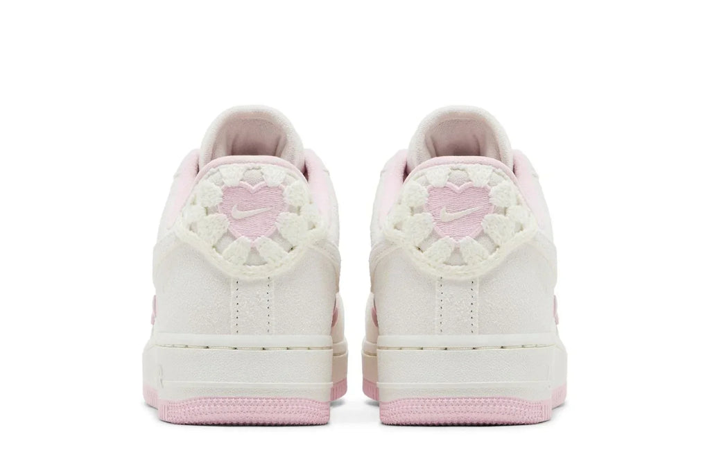 Nike Air Force 1 Low Valentine's Day (2025) Branco