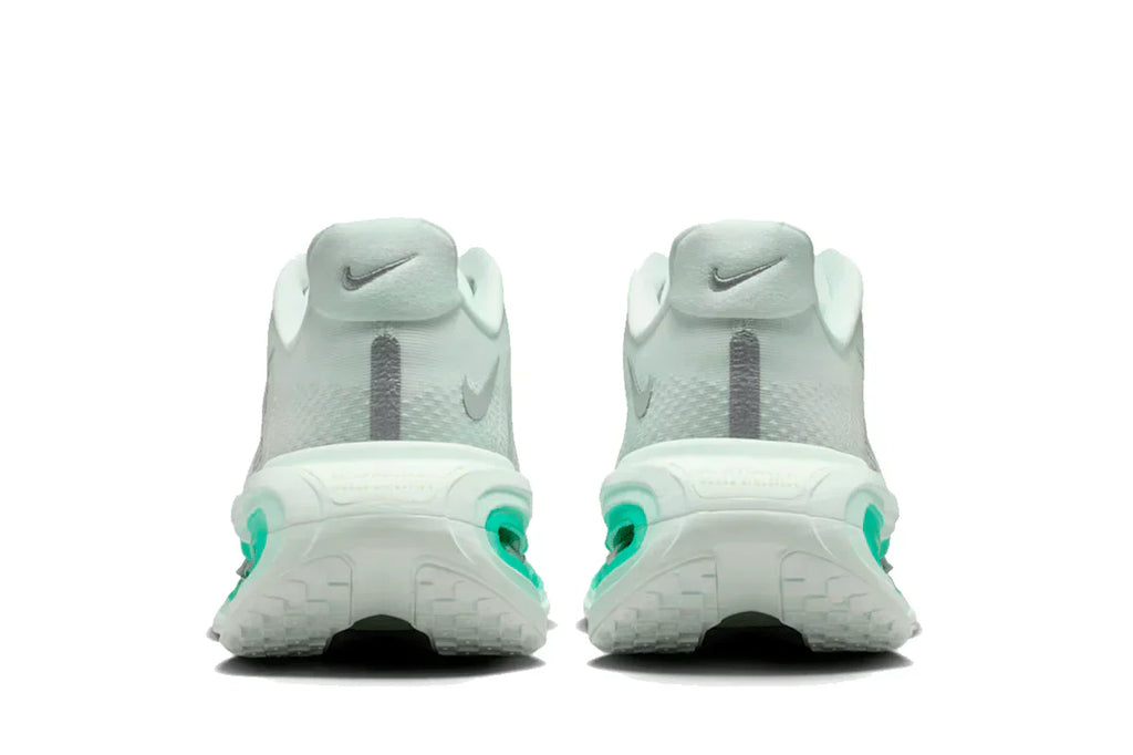 Nike Vomero Premium Barely Green Verde