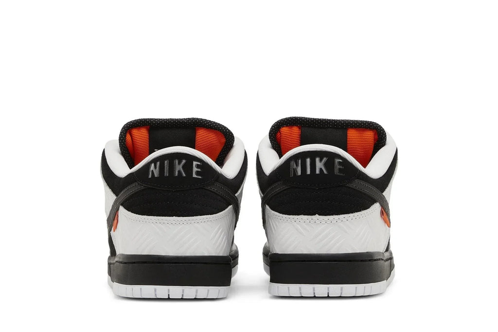 TIGHTBOOTH x Nike SB Dunk Low Pro Black White Preto